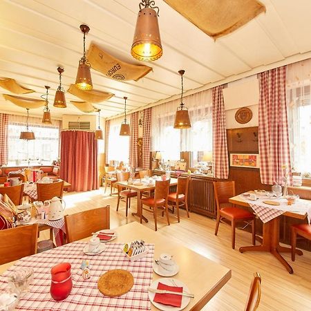 מאיין Hotel Zum Dicken Baum מראה חיצוני תמונה