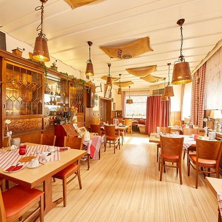 מאיין Hotel Zum Dicken Baum מראה חיצוני תמונה