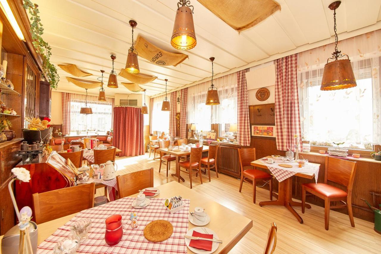 מאיין Hotel Zum Dicken Baum מראה חיצוני תמונה