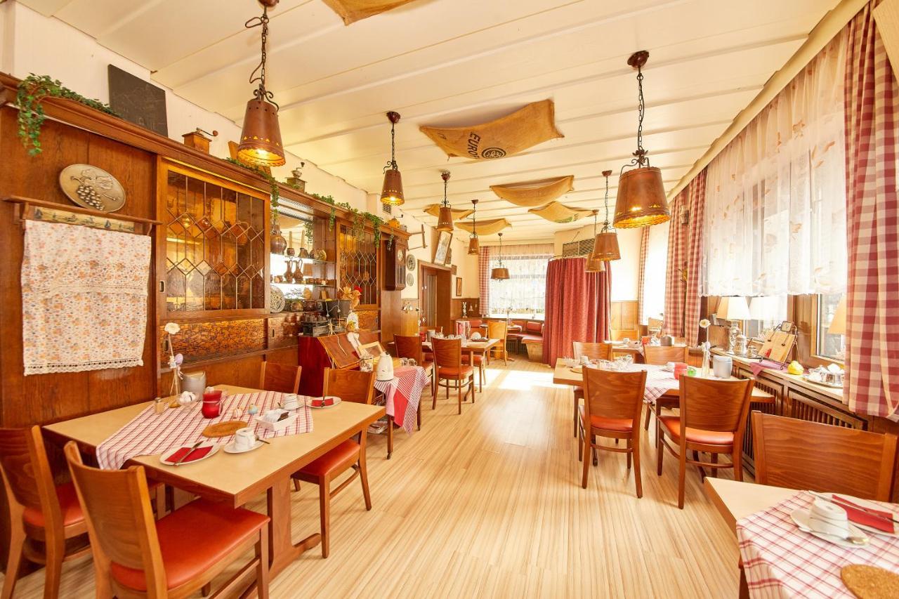 מאיין Hotel Zum Dicken Baum מראה חיצוני תמונה