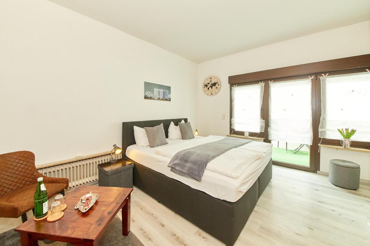 מאיין Hotel Zum Dicken Baum מראה חיצוני תמונה