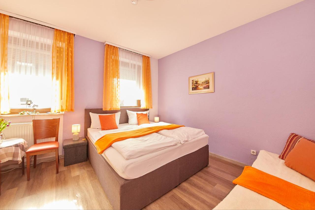 מאיין Hotel Zum Dicken Baum מראה חיצוני תמונה