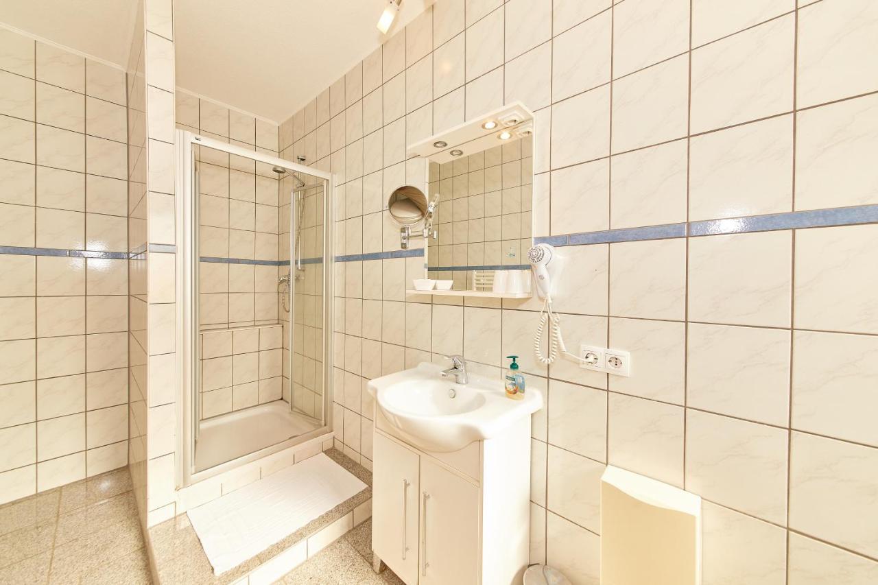 מאיין Hotel Zum Dicken Baum מראה חיצוני תמונה